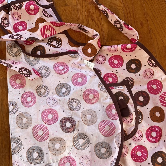 NWOT Donut Apron 🍩 - Picture 7 of 7
